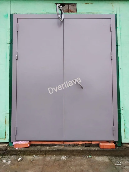 Двупольная дверь серая с порошковым напылением